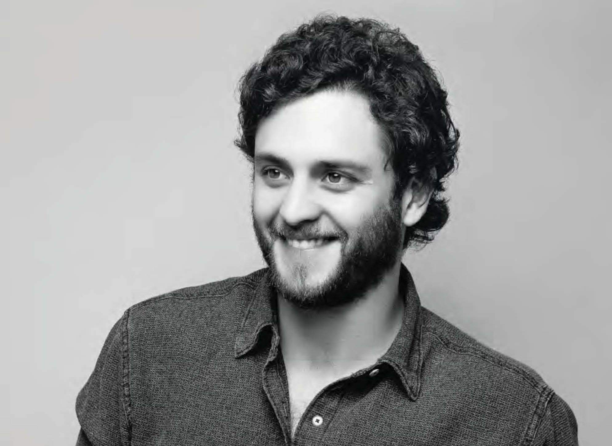 Christopher-Uckermann-Optimista-Ante-El-Fin-Del-Mundo.jpg